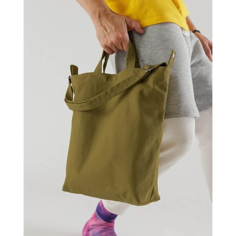 Baggu Duck bag in Spanish olive
